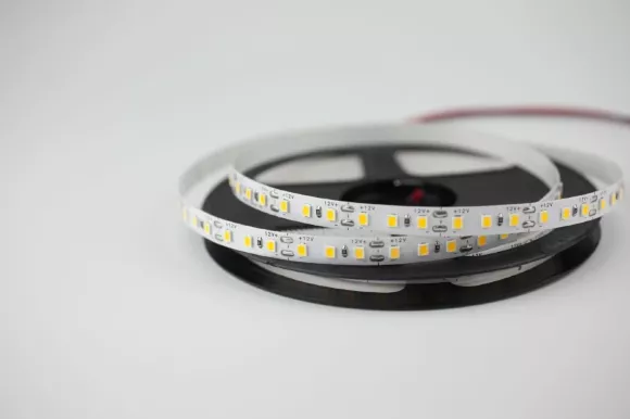 Светодиодная лента LEDS POWER 2835 120/м (10Вт/м) 12В нейтральная 008639 Светодиодная лента LEDS POWER 2835 120/м (10Вт/м) 12В нейтральная 008639