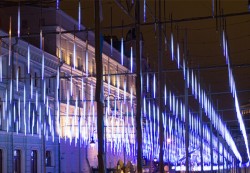 Светодиодная гирлянда (11125) Uniel занавес Сосульки 220V синий ULD-E3005-300/DTK BLUE IP44 ICICLE