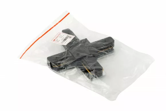 Коннектор Х-образный Denkirs DK Track Black TR1104-BK, вид снизу Коннектор Х-образный Denkirs DK Track Black TR1104-BK, вид снизу