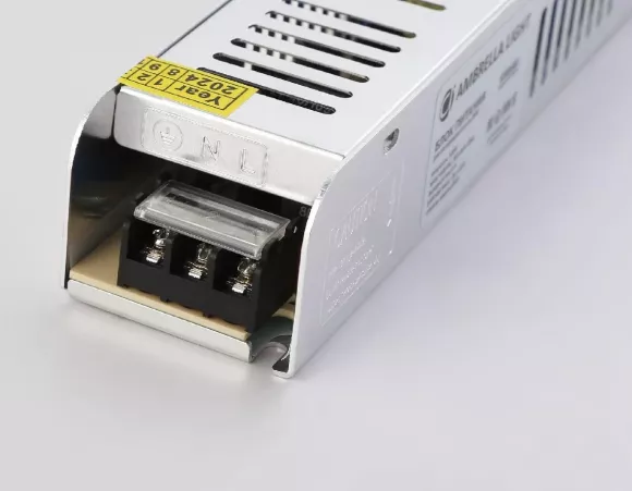 Блок питания с EMC для светодиодной ленты Ambrella Light Illumination 120Вт DC24В 5A IP20 GS8682 Блок питания с EMC для светодиодной ленты Ambrella Light Illumination 120Вт DC24В 5A IP20 GS8682